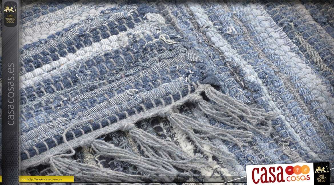 Gran alfombra de algodón de 230x160 con jeans en varios tonos azules
