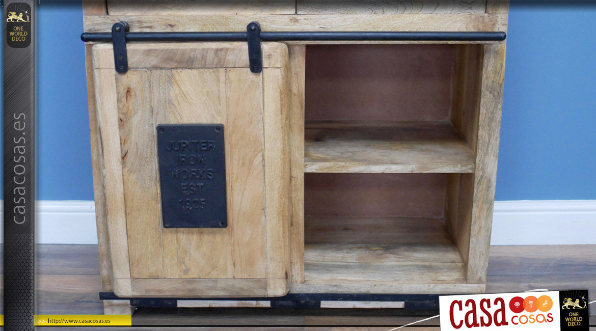 Cómoda de madera de mango macizo, puerta corredera, estantes y soporte de vidrio, ambiente rústico, 186cm.