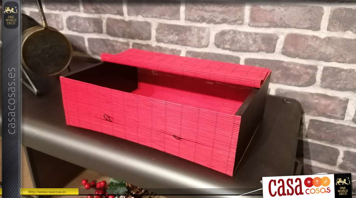 Caja de bambú teñida de rojo y madera.