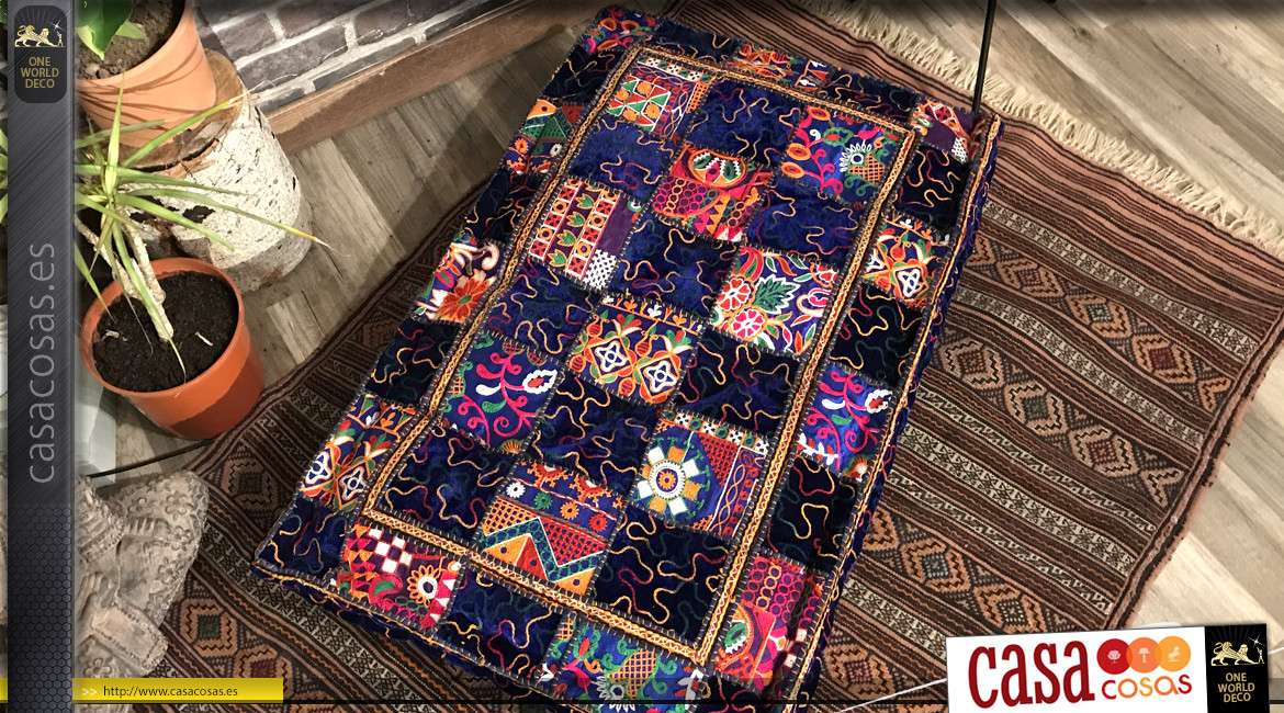 Gran cojín de suelo con patrones de colores indios de 90 cm de espesor en mosaico