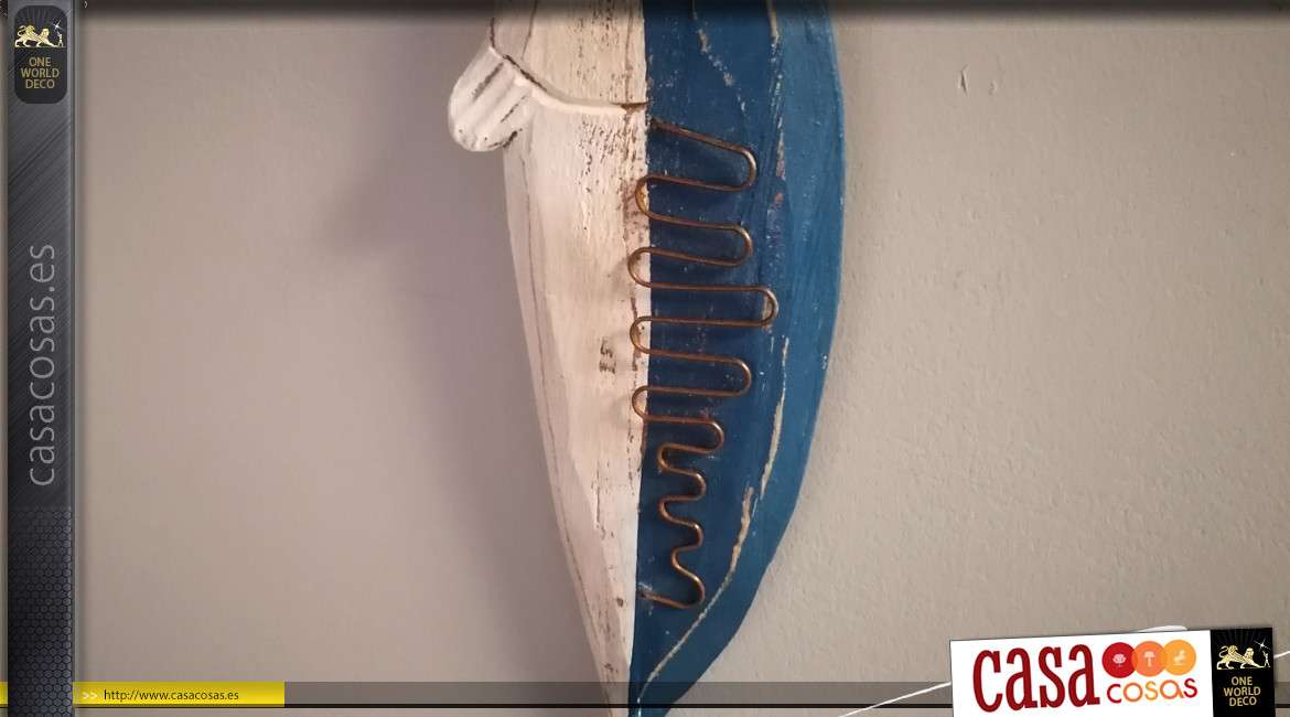 Decoración colgante en forma de gran pez de madera, acabados desgastados en azul y blanco, estilo vintage marinero, 60cm