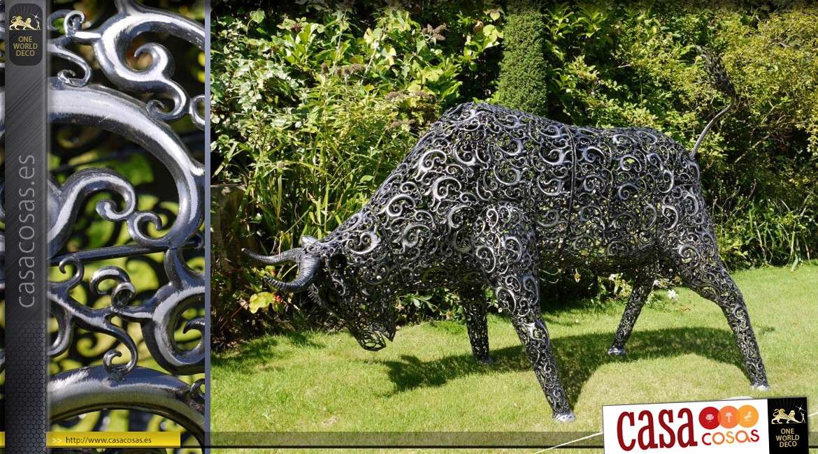 Escultura de toro animal estilizada hecha de metal (2 metros)