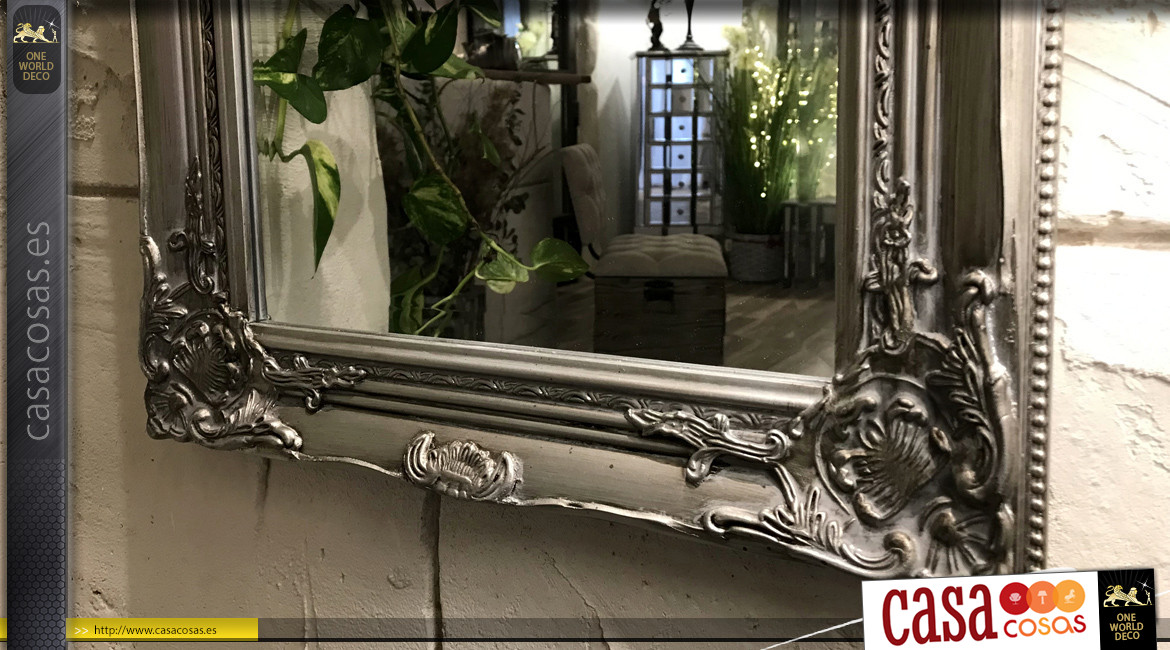 Espejo barroco de madera y resina con acabado plata envejecida, 132cm