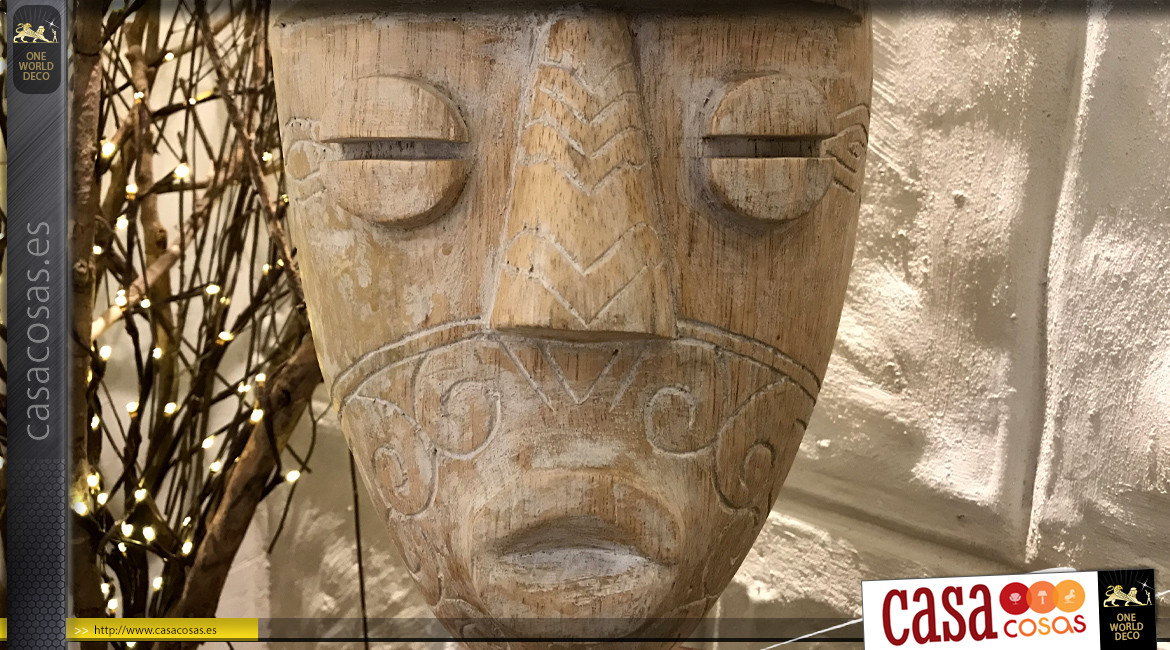 Escultura en madera sobre base de metal, forma de máscara étnica, tallado efecto grabado, 44cm