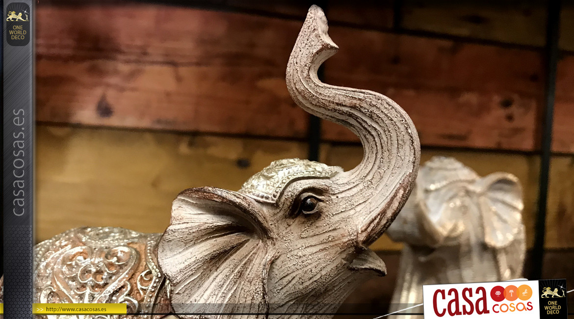 Estatuilla de elefante en resina efecto madera tallada, acabado dorado y pequeños espejos redondos, ambiente chic oriental, 17cm