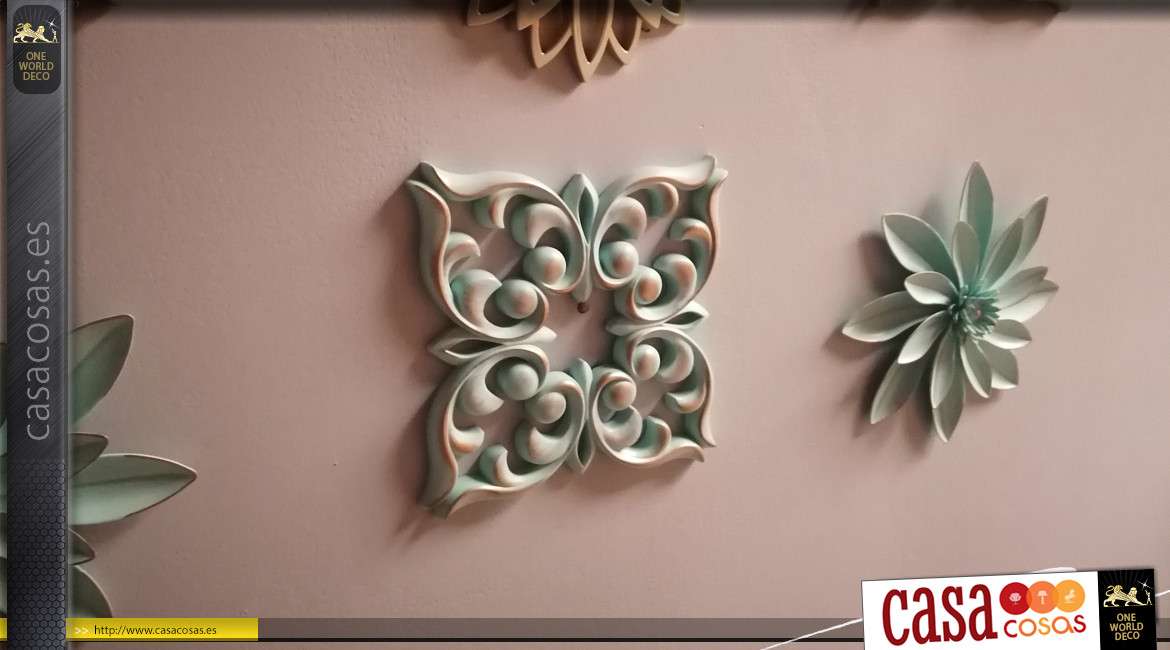 Serie de 6 adornos de pared en resina, formas de rosetones arabescos, acabado turquesa y plata vieja, 25cm