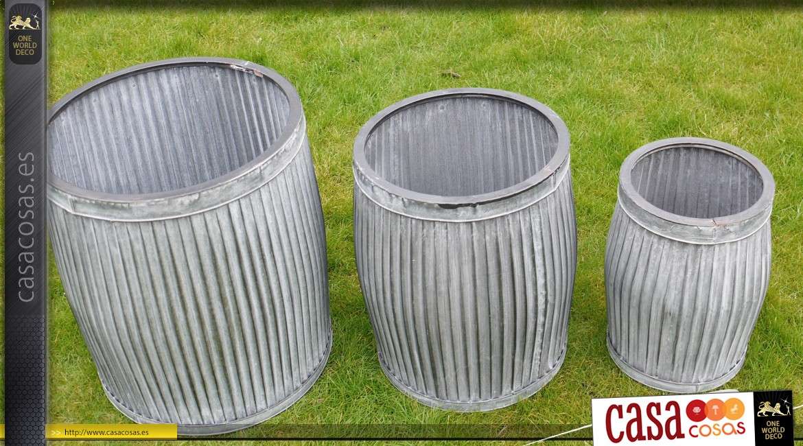 Serie de tres ollas grandes de acero galvanizado en acabado de zinc