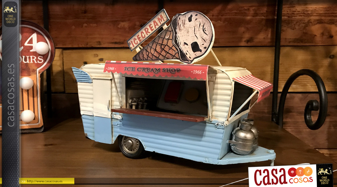 Representación de un food truck de metal / heladería, modelo en miniatura con acabados antiguos, 27cm