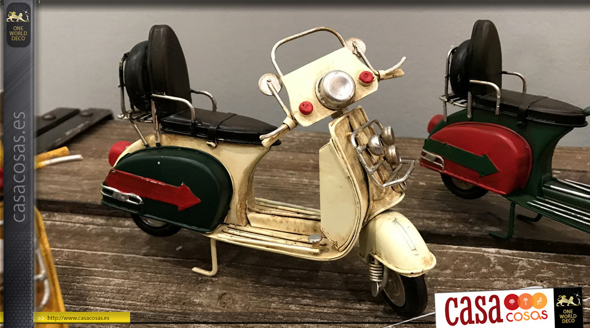 Serie de 3 reproducciones de scooter de metal de estilo vintage.