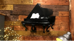 Decoración de pared en forma de piano en acabado negro carbón, teclado espejado, ambiente de clase musical, 65cm