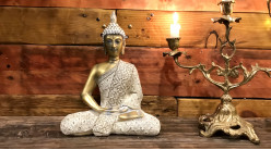 Estatuilla de Buda en posición de loto, blanqueada y acabado dorado 27 cm.
