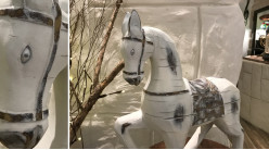 Estatua de caballo blanco en resina 45 cm