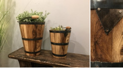 Conjunto de 3 cubos de madera natural con aros metálicos negros de estilo rústico