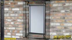 Espejo de estilo industrial en metal gris antracita con marco en relieve 92 cm