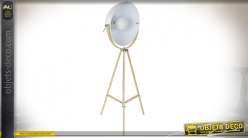 Lámpara de pie trípode grande de madera y metal, pantalla blanca antigua, 160cm