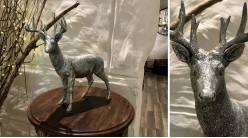 Estatuilla de resina de un ciervo en acabado plata brillo con efecto envejecido, 35cm