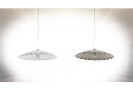 Serie de 2 lamparas de techo de metal estilo floral, acabado blanco y topo, Ø34cm