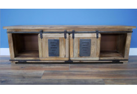 Mueble de TV de madera maciza de mango, 2 puertas montadas sobre un riel de acero, acabado crudo, ambiente rústico chic, 160cm