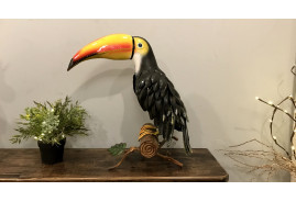 Animal decorativo estilizado de metal pintado: el tucán 52 cm