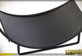 Porta leña de metal negro con forma circular, ambiente moderno y contemporáneo, Ø50cm