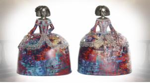Serie de 2 esculturas de mujeres de la corte real en resina, grandes vestidos de colores, 21cm