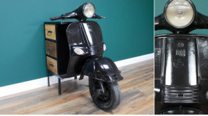 Scooter reciclado en mueble de almacenaje con cajones de madera maciza de mango, ambiente vintage, 110cm