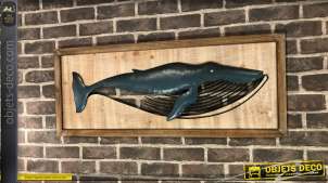 Gran decoración en madera y metal: ballena en relieve en el marco de madera envejecida