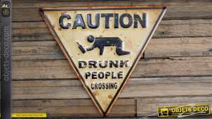 ¡Cuidado con los borrachos que cruzan (ver pasar a los borrachos)!