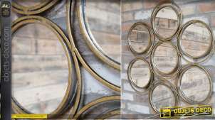 Espejo multifacético con 7 espejos secundarios redondos de metal dorado envejecido Ø 70 cm