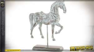 Estatua animal en resina, en la base, que representa un caballo enjaezado 37 cm