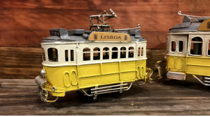 Representación de un antiguo tranvía acabado amarillo, ambiente vintage, 13cm.