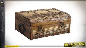 Caja de madera, junco y bambú tejido, con asas en los laterales, acabados marrones con reflejos dorados