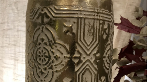 Gran jarrón alto de metal con acabado blanco y dorado, efecto mosaico antiguo, Ø14cm / 92cm
