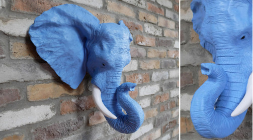 Macetero de pared elefante grande acabado en resina azul celeste, colorido ambiente contemporáneo, 53cm