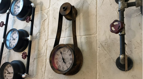 Reloj de pared colgante estilo indus en forma de polea 43 cm