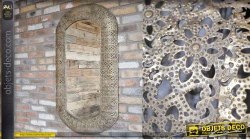 Espejo grande ovalado con marco de metal en estilo moucharabieh 122cm