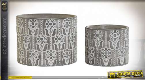 Juego de dos maceteros de cemento antracita y blanqueado, motivos florales estilizados, Ø19cm