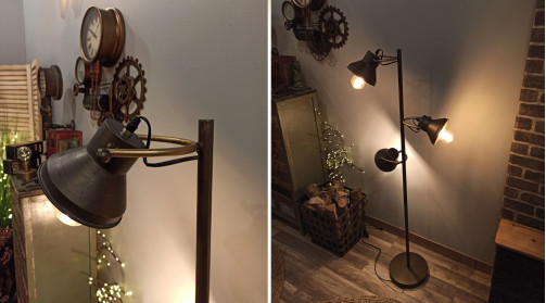 Lámpara de pie con tres luces en metal, acabado en latón envejecido, ambiente de taller de 142cm